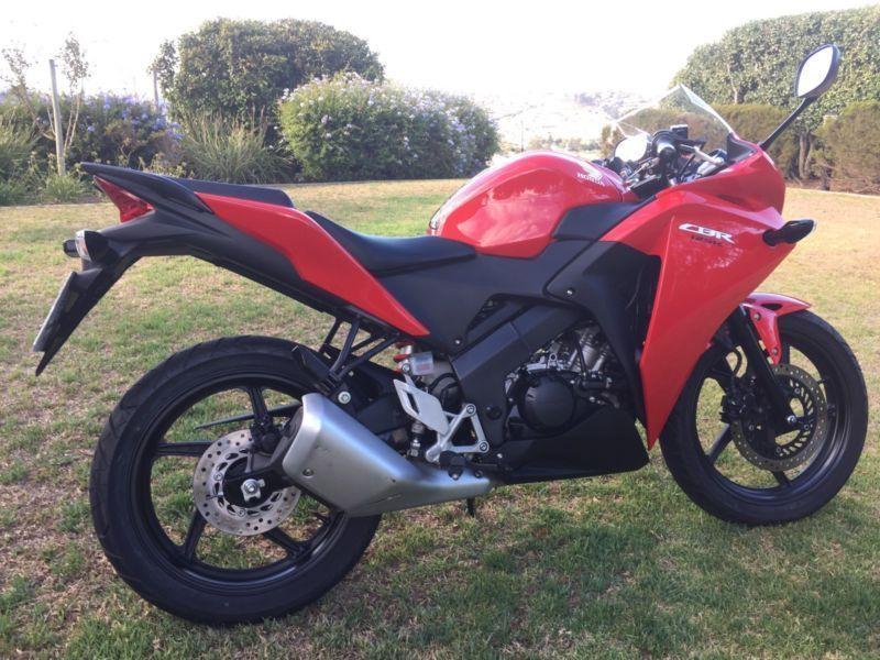 2015 Honda CBR 125 R Immaculate