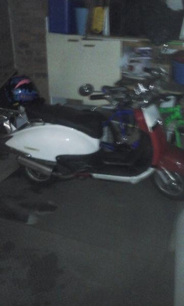 2011 Scooter Go Moto 125 cc for sale