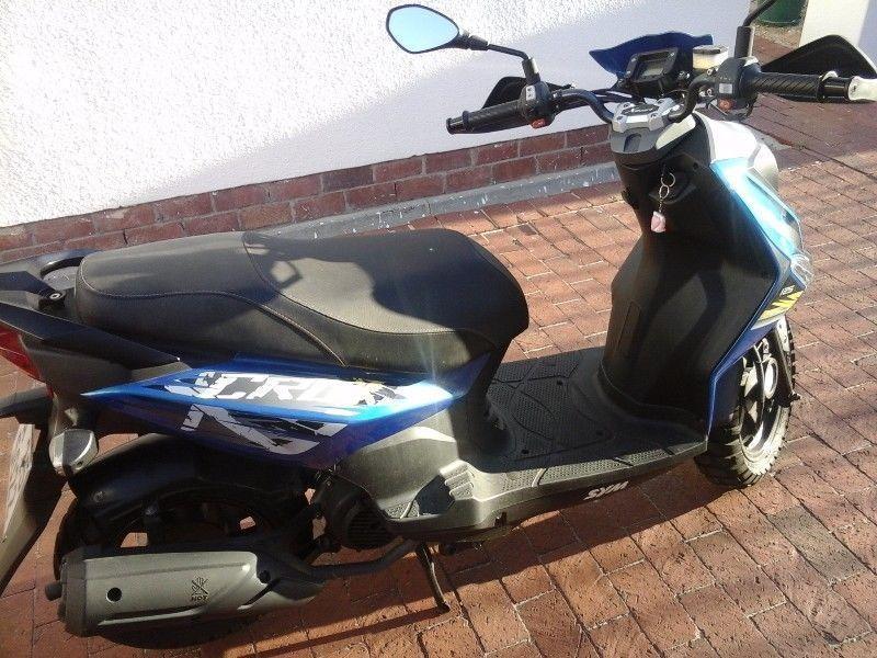 2014 SYM SCOOTER IN EXCELLENT CONDITION. 5700km's. R12000 negotiable