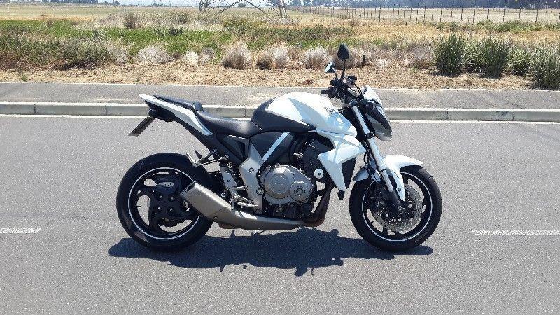 09' Honda CB1000R *Selling well below her Retail Value of R82 300
