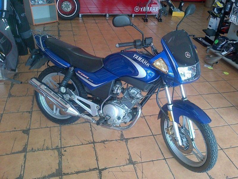 2006 Yamaha YBR 125 + FEE Vega Helmet