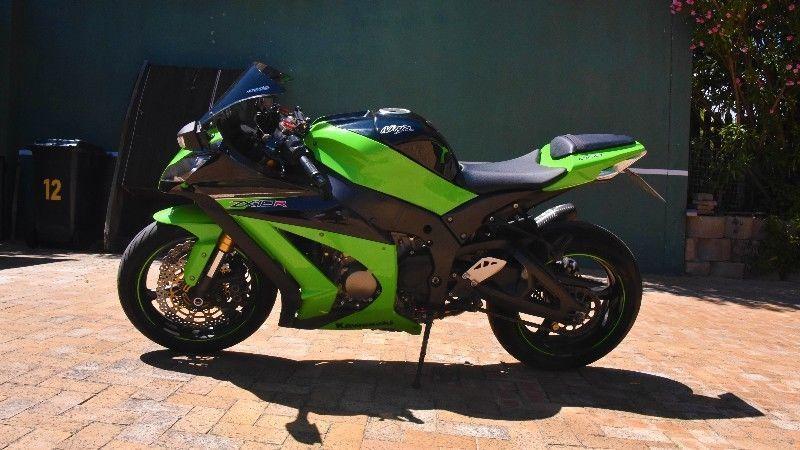 2013 Kawasaki ZX10R Low Mileage! Immaculate Condition!