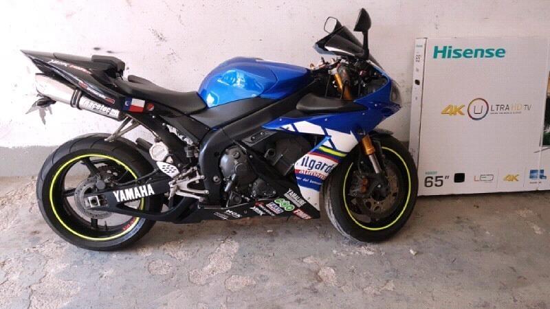 Yamaha YZF R1