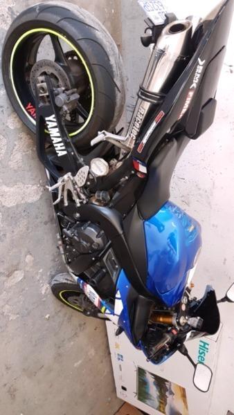 Yamaha YZF R1