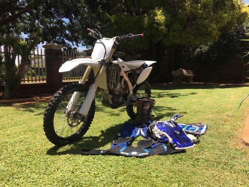 Excellent Yamaha YZ 250 F for sale with gear