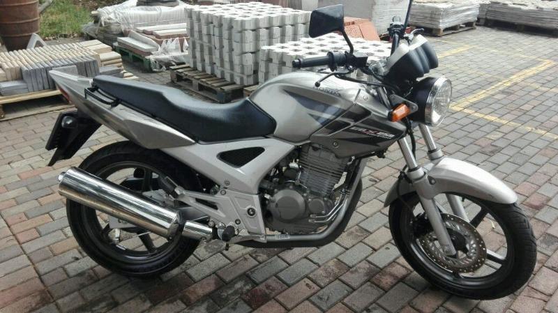 Low KM Honda CBX 250 Twister