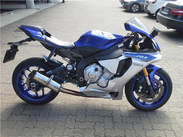 2015 YAMAHA YZF R1 FOR SALE !