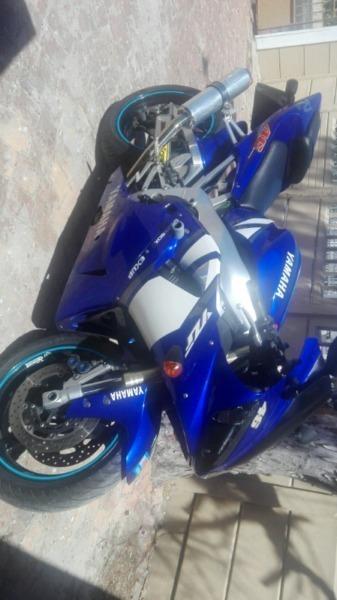 01YZF-R1(The original superbike)