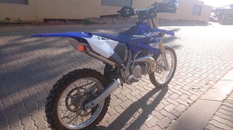 2015 yamaha yz 250 ±10 hours done