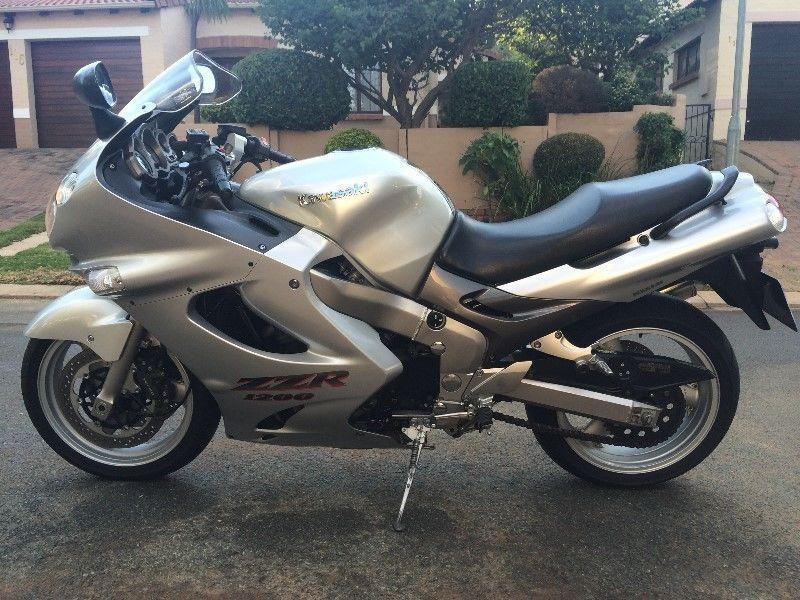 2006 Kawasaki ZZR 1200, IMMACULATE CONDITION, ONLY 49900 KM'S, LAST OF THE GREATS