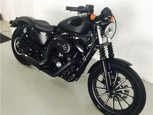 Harley-Davidson Sportster 883 Iron - METALHEADS MOTORCYCLES