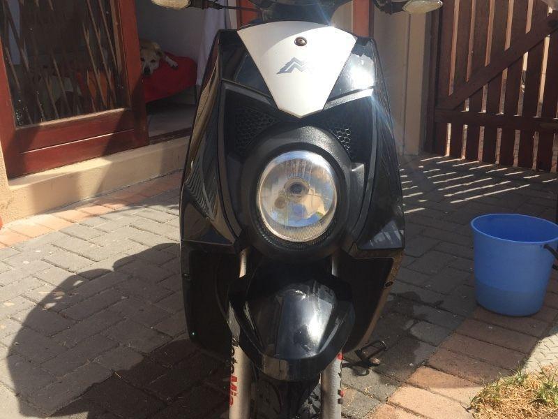Moto Mia Scooter