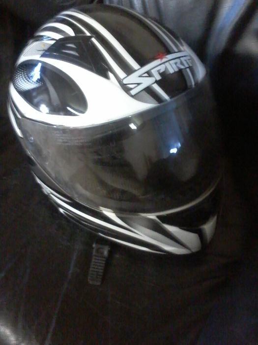 2 Full Face Helmets R700