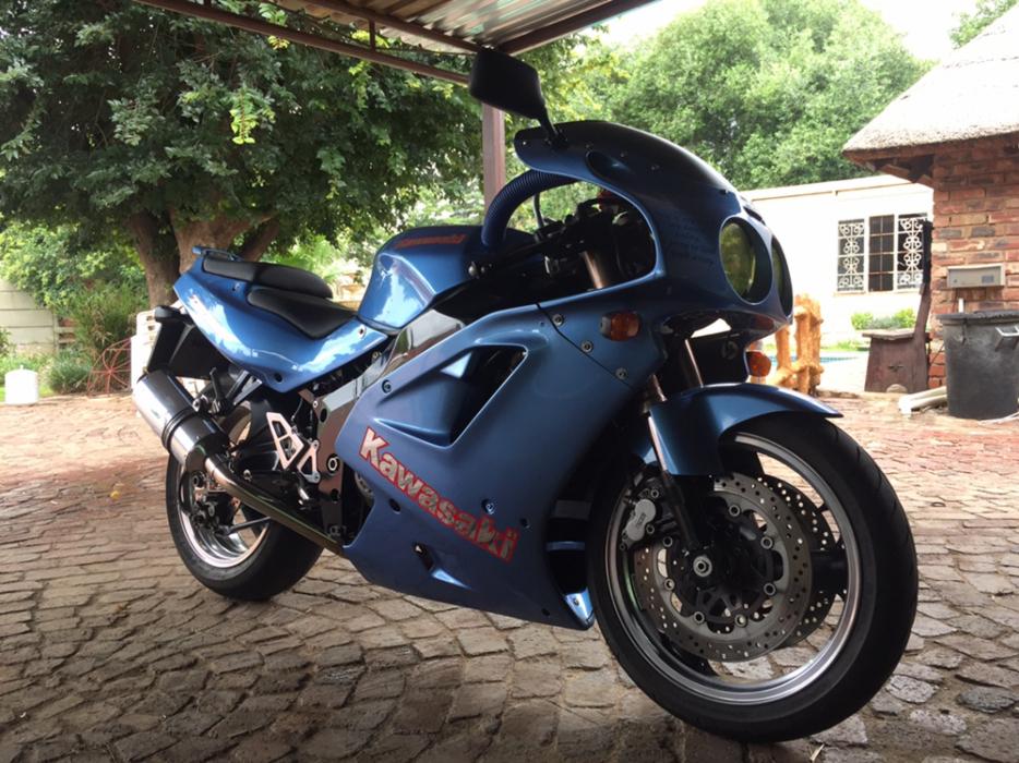 Wanna swop my Kawasaki zx750r for a 600 or 1000cc