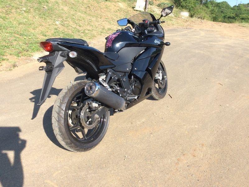 Kawasaki Ninja 250R. Perfect condition with low mileage
