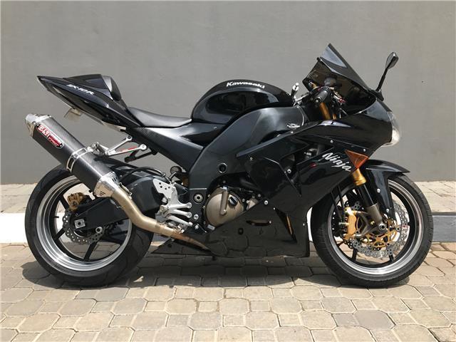 KAWASAKI ZX 10 NINJA