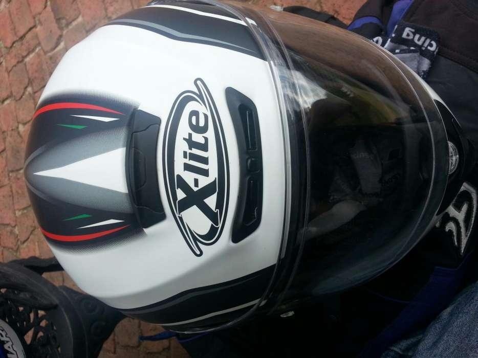 Xlite helmet, Medium. Basically new R3200