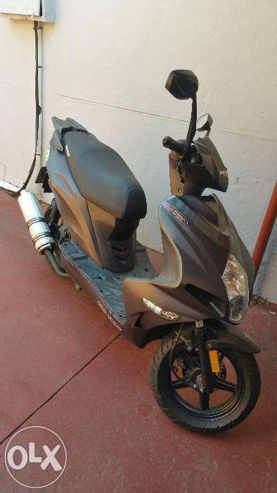 Selling a 150cc big boy scooter R10 000