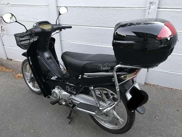 Vuka XL110 scooter