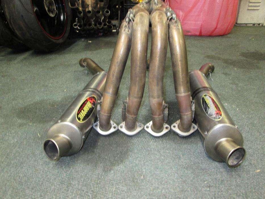 Yamaha R1 (04-06) full Akropovic exhaust system