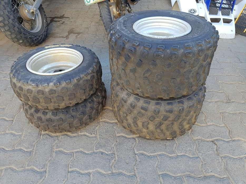 Yamaha Rims + tyres