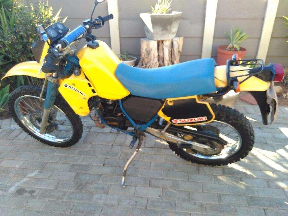 2 x Suzuki TS 125 2 stroke