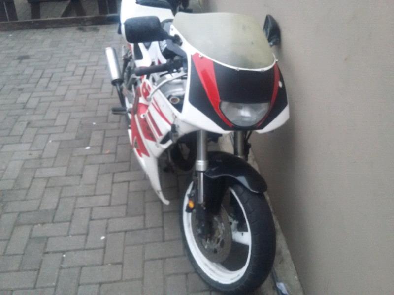 Yamaha TZR 125 for spares, not running