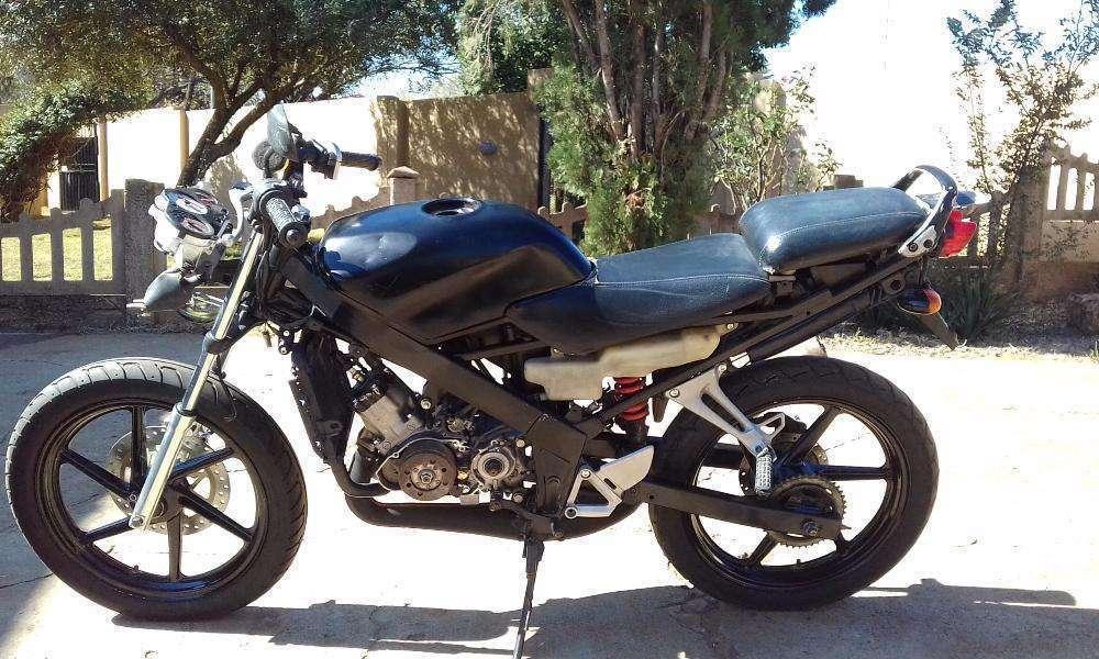 Two non running project bikes R7000 both