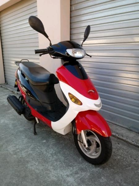 Zest 125cc Scooter. In good condition