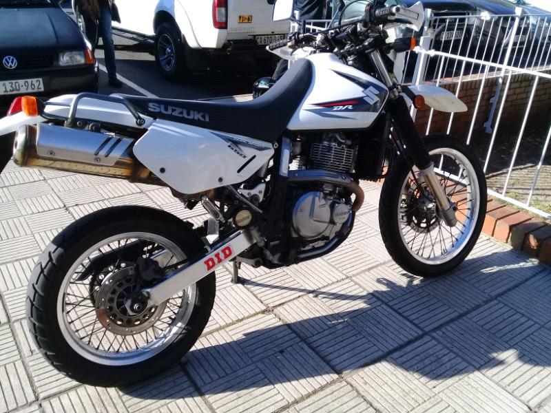 Suzuki DR650 in awesome condition, many extras