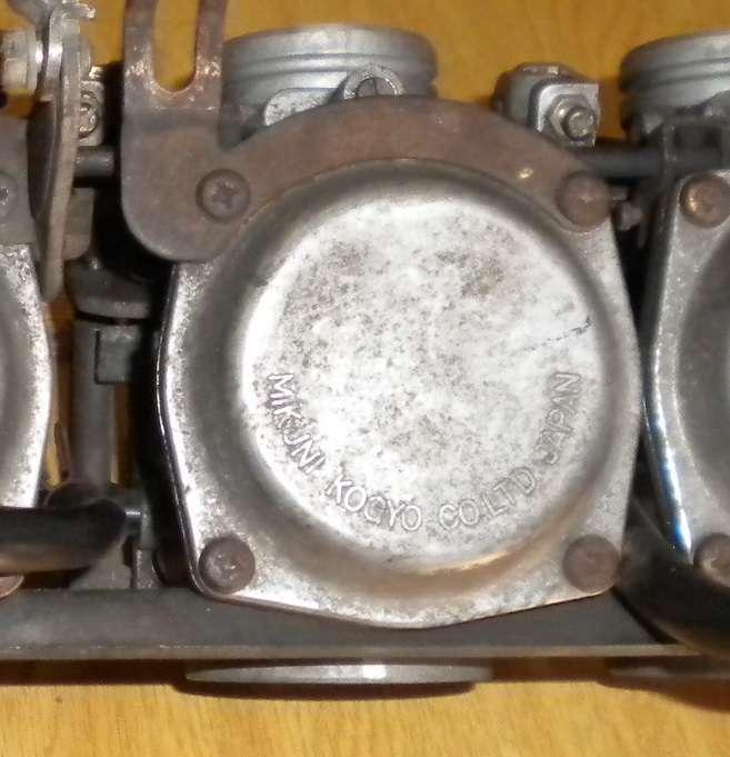 Kawasaki 2nd hand( MIKUNI) carburetor rack 34 mm engine side R1000.00