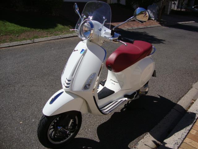 2015 Vespa 150 Primavera ABS - Only 130 Kms from new !