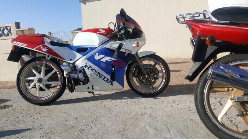 Stolen!!! Honda VFR 400 NC30 R5000 Reward