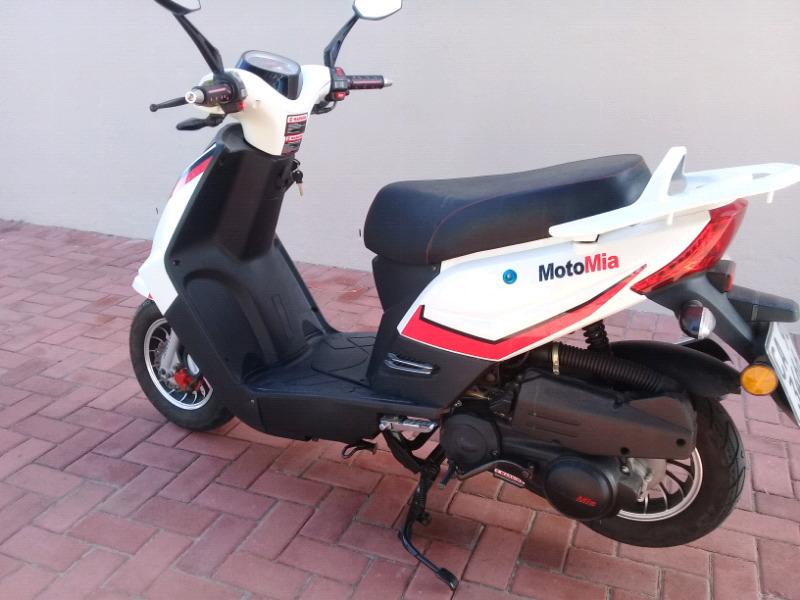 Motomia Beretta 125cc, fully automatic scooter, only 333km's