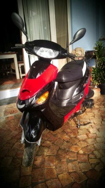 Brand New: ZEST Scooter (2014-12-09), 125cc for sale: only 339km
