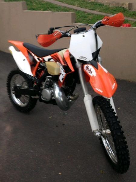 2012 KTM 200 xcw in excellent condition swop for 250 and cash differen