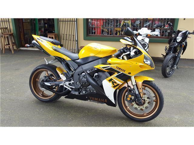 YAMAHA R1 @ TAZMAN MOTORCYCLES