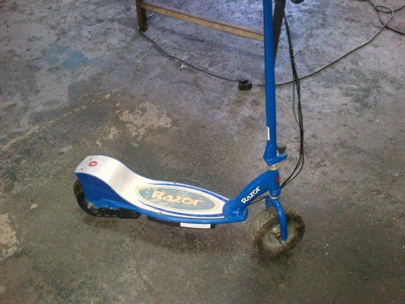 Razor electric scooter