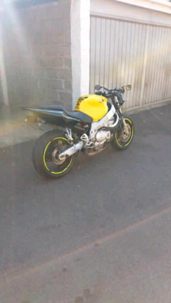 CBR 600 F4 streetfighter