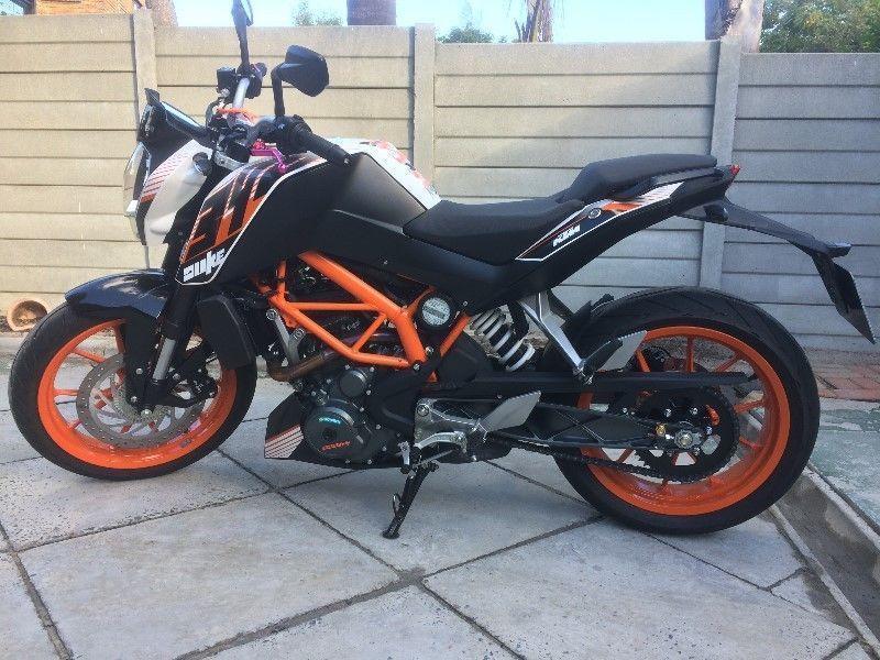 2016 KTM Duke 390 (lowered)