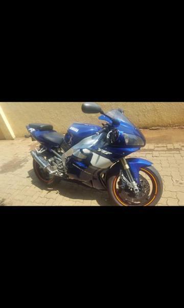 Yamaha YZF R1 99 with loads of extras