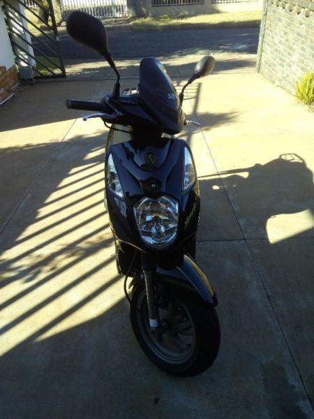 Three year old SIM simply2 150cc black in colour scooter. R8500