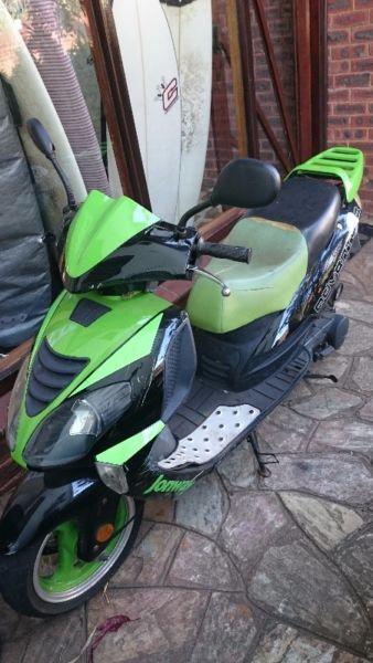 Selling licenced scooter Jonway, plus accessories