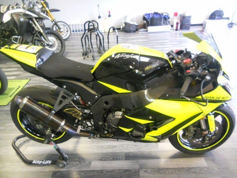 2014 Kawasaki ZX10 with Full Road Kit for SALE