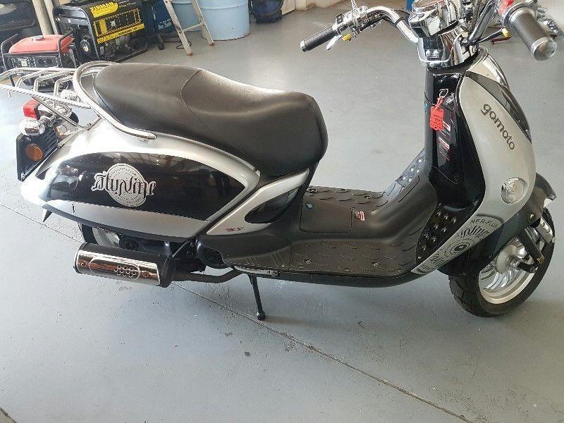 2015 Fluxliner Gomoto Scooter 150cc For Sale