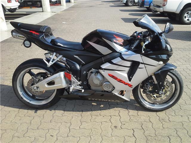 2005 HONDA CBR 600 RR FOR SALE !
