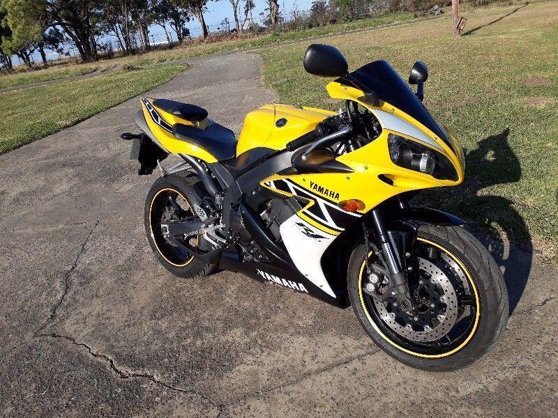 Yamaha YZF-R1
