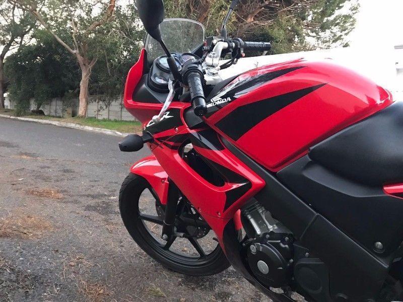 Honda CBR 125R (low mileage)