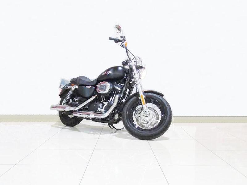 2016 Harley Davidson Sportster XL1200C 1200 Custom