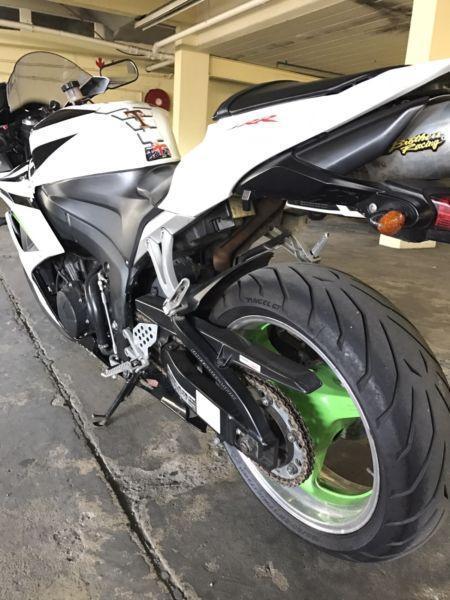 08 Honda CBR 600RR Hannspree